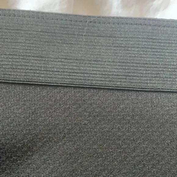 Mode de Vie waffle knit, fit and flare lightweight office skirt - Picture 6 of 6